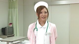Nurse in Japanies Hospital without work