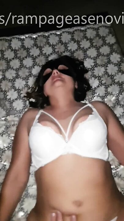 Bulgarian MILF Petya- Love at a hotel with a friend with benefits