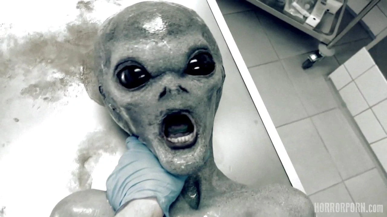 HORRORPORN – Roswell UFO